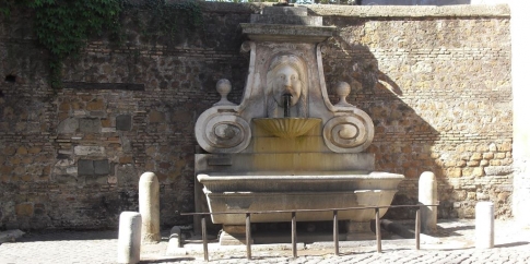 Fontana del Mascherone in Via Giulia