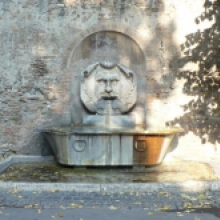 La Fontana del Mascherone in piazza Pietro d’Illiria