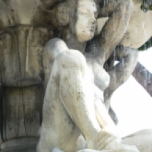 Particolare figura femminile - Fontana Piazza dei Quiriti