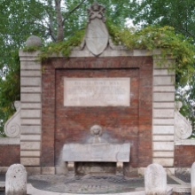 Fontana di Pio IX in Lungotevere Testaccio