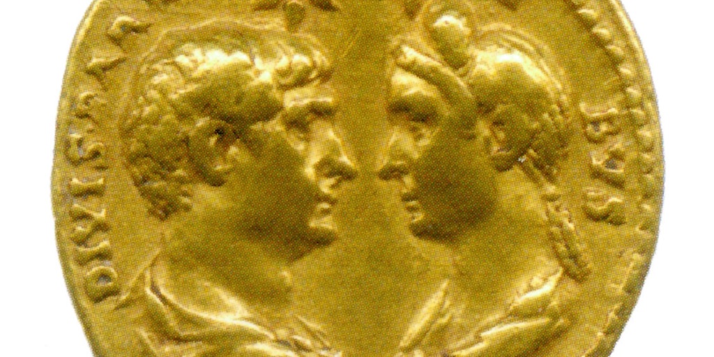 particolare di Moneta d’oro con i ritratti di Traiano e Plotina