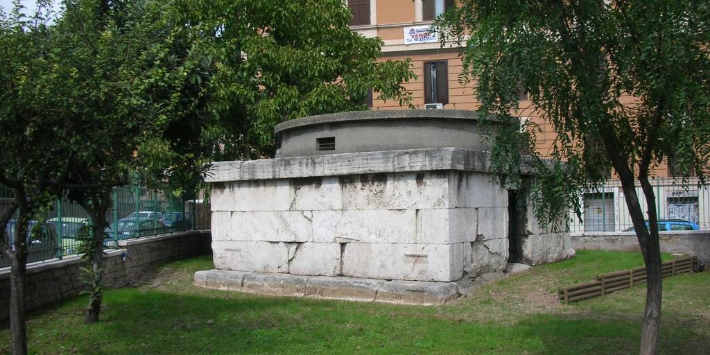 Sepolcro di Largo Talamo