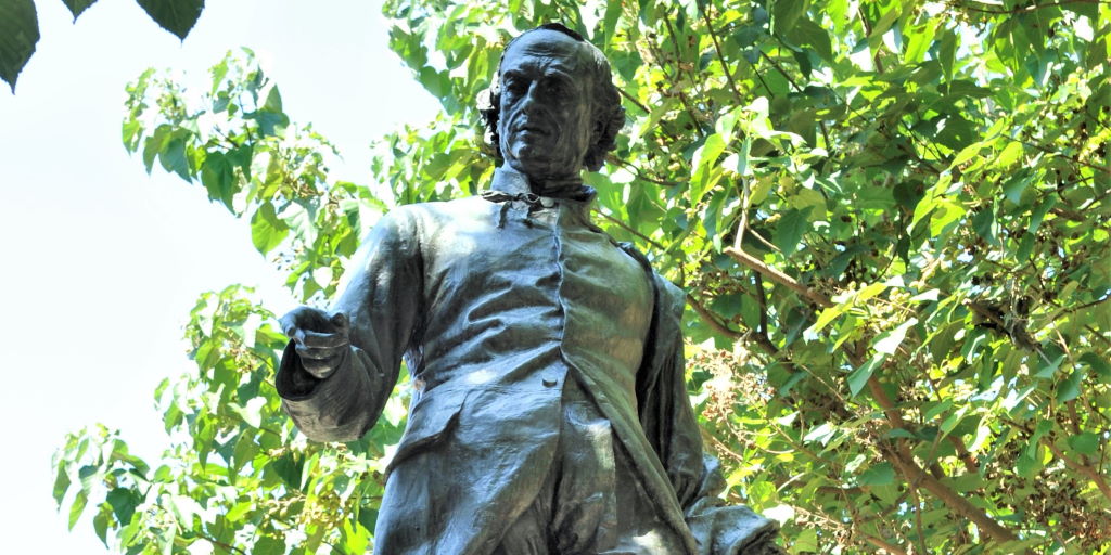 particolare del Monumento a Nicola Spedalieri particolare del Monumento a Nicola Spedalieri