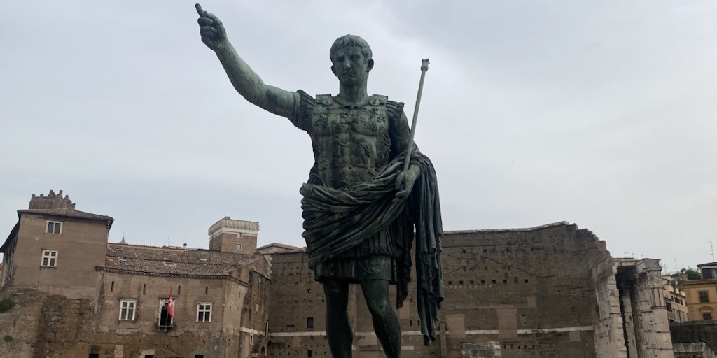 Statua dell’imperatore Ottaviano Augusto a via dei Fori Imperiali
