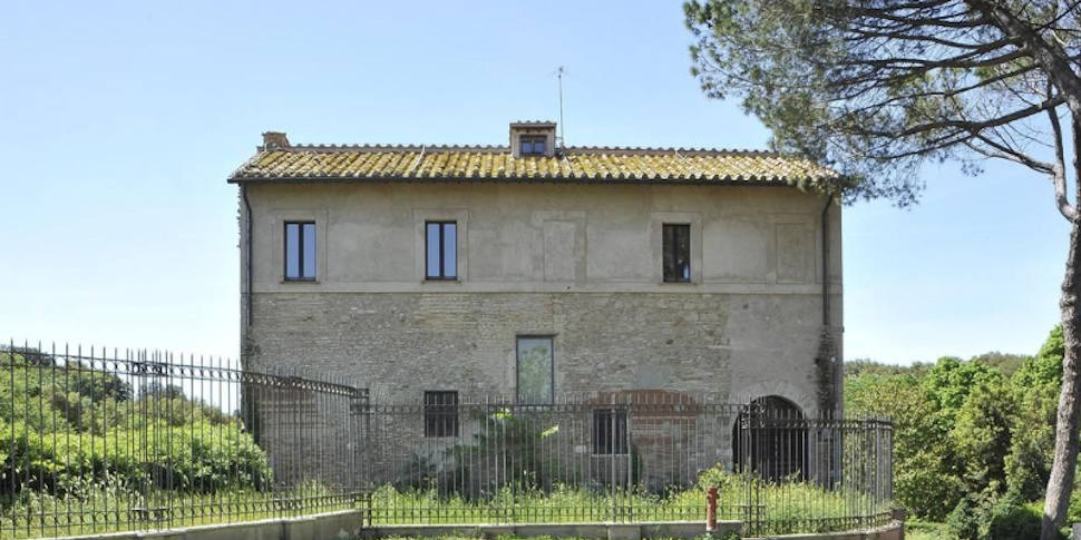 Villa Doria Pamphilj, Casale di Giovio (Foto da Archivio U.O Ville e Parchi Storici) Villa Doria Pamphilj, Casale di Giovio (Foto da Archivio U.O Ville e Parchi Storici)