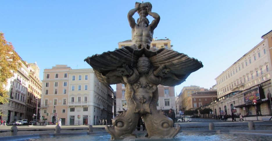 Fontana del Tritone