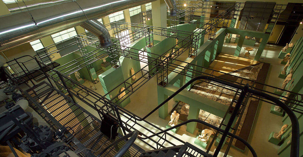 veduta della Sala Caldaie dall’alto della caldaia a carbone