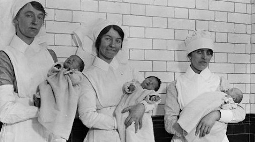 Le levatrici a Roma tra età liberale e fascismo