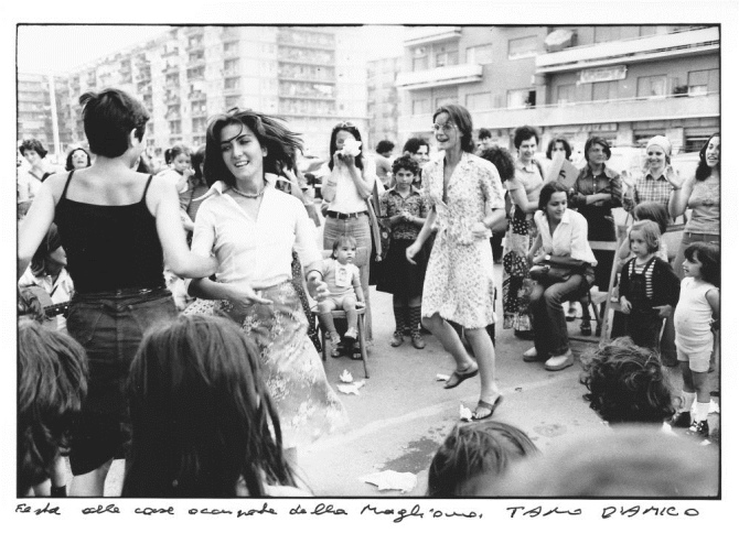  Tano D'Amico, Festa per l’inaugurazione del consultorio autogestito femminista, Magliana 1976