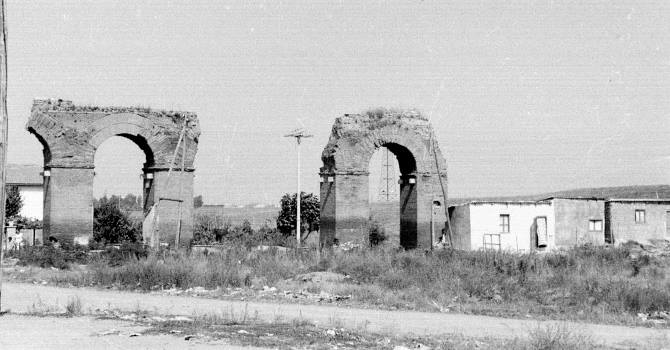 Acquedotto Alessandrino presso la Borgata Alessandrina , 1964