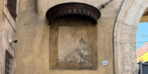 01_Edicola sacra di via di Porta Settimiana (Porta Settimiana, fronte esterno) 01_Edicola sacra di via di Porta Settimiana (Porta Settimiana, fronte esterno)