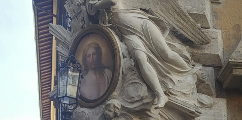 Edicola sacra di via dei Coronari Edicola sacra di via dei Coronari