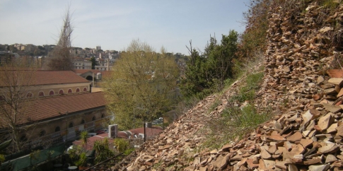 Pendici Monte Testaccio lato Mattatoio Pendici Monte Testaccio lato Mattatoio