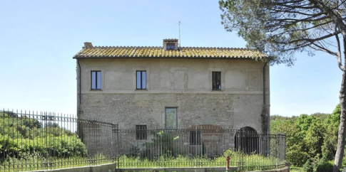 Villa Doria Pamphilj, Casale di Giovio (Foto da Archivio U.O Ville e Parchi Storici) Villa Doria Pamphilj, Casale di Giovio (Foto da Archivio U.O Ville e Parchi Storici)