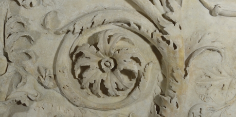Ara Pacis, esterno: particolare del fregio vegetale.