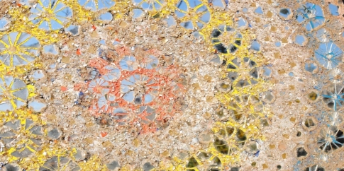 Pietro Gentili, la nascita degli angeli (particolare), 1980, tempera, foglia ora, specchio e polevere di specchi su legno, diam.120 cm Pietro Gentili, la nascita degli angeli (particolare), 1980, tempera, foglia ora, specchio e polevere di specchi su legno, diam.120 cm