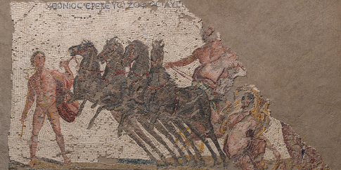 Centrale Montemartini, Sala Caldaie, Mosaico con ratto di Proserpina, dettaglio con carro di Plutone_fotografia © Zeno Colantoni (2015) Centrale Montemartini, Sala Caldaie, Mosaico con ratto di Proserpina, dettaglio con carro di Plutone_fotografia © Zeno Colantoni (2015)
