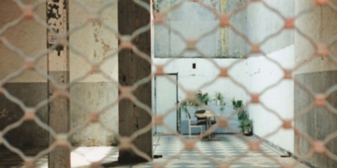 Jean-Marc Bustamante, S.I.M.4.97B, 1997, C-print, 40 x 60 cm, courtesy Franz West 