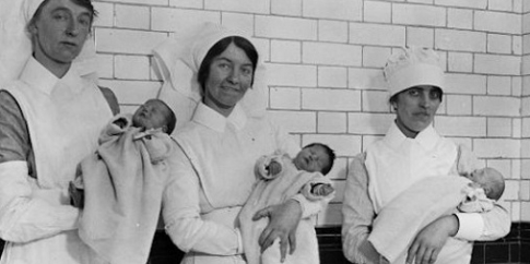 Le levatrici a Roma tra età liberale e fascismo