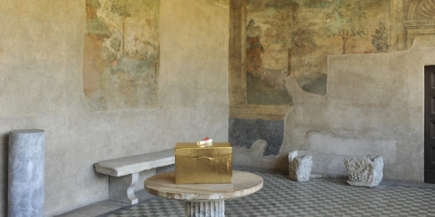 Invito a casa del cardinale. Alla scoperta della scatola misteriosa (foto Maurizio Di Ianni) Invito a casa del cardinale. Alla scoperta della scatola misteriosa (foto Maurizio Di Ianni)