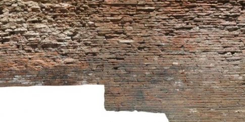 Paramento delle mura in mattoni della colonia di Mutina (III-II sec. a.C.). Foto Paolo Terzi Paramento delle mura in mattoni della colonia di Mutina (III-II sec. a.C.). Foto Paolo Terzi