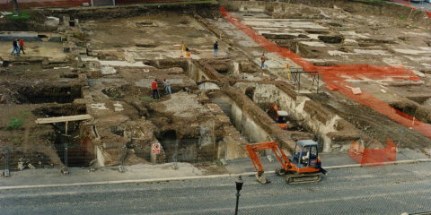 Il Foro di Traiano in corso di scavo (Archivio Ufficio Fori Imperiali).