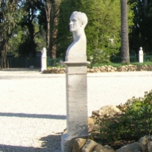 Passeggiata del Pincio, il busto di Canova
