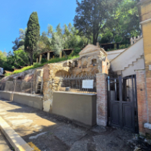 Ingresso alle tombe della Rupe di San Paolo Sepolcreto Ostiense Ingresso alle tombe della Rupe di San Paolo Sepolcreto Ostiense