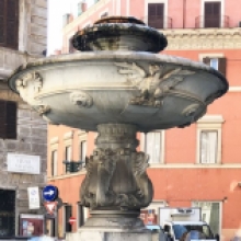 Fontana in Piazza Nicosia, particolare del bacino superiore
