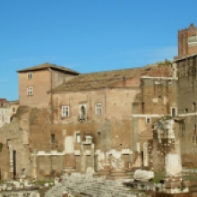 Casa dei Cavalieri di Rodi, veduta dal Foro di Augusto