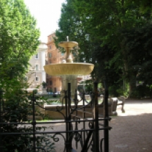 La Fontana in piazza Cairoli