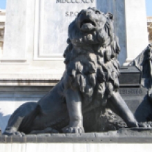 Il leone: rappresentazione della Forza a custodia dell’urna del plebiscito 