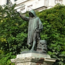 La statua in bronzo
