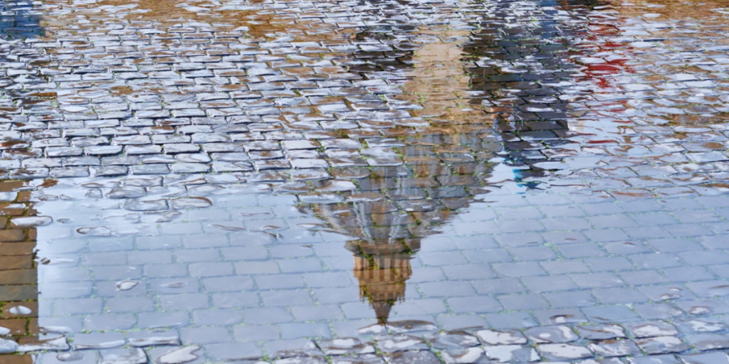 La storia al contrario. Papesse e antipapi, nani e fantasmi